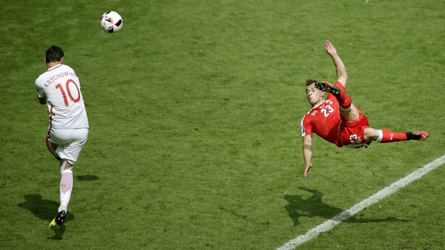 Shaqiri macht den Fallrückzieher Shaqiri macht den Fallrückzieher