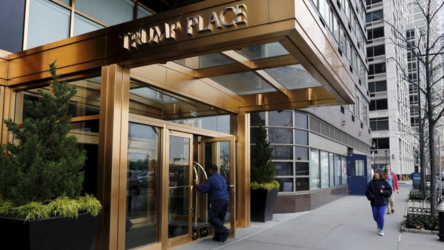 Eingang zu «Trump Place». Eingang zu «Trump Place».