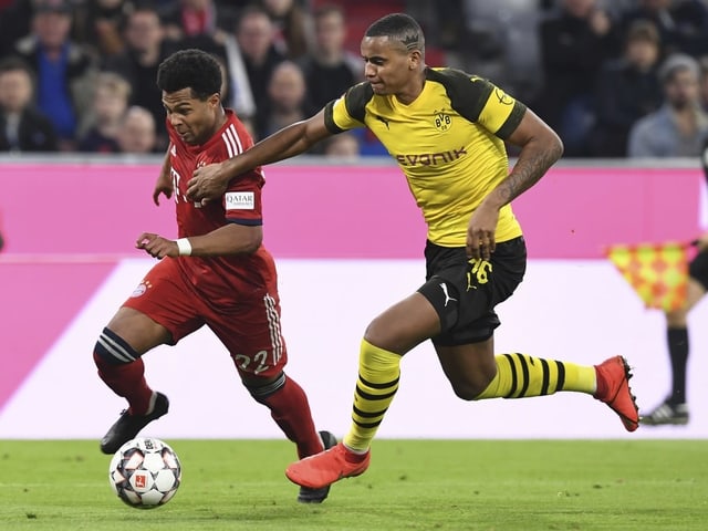 Gnabry und Akanji im Laufduell Gnabry und Akanji im Laufduell