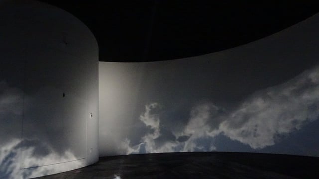 La cuntrada enturn la nova basa vegn spievlada en la camera obscura. La cuntrada enturn la nova basa vegn spievlada en la camera obscura.