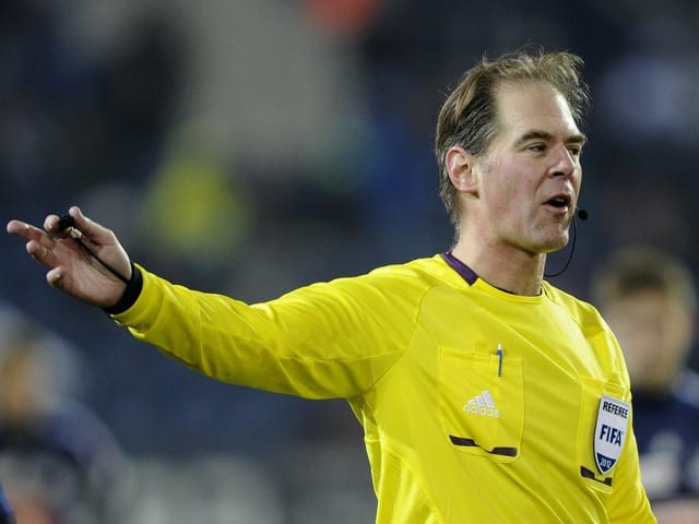 Cyril Zimmermann, der Elite Referee Manager des Schweizerischen Fussballverbands. Cyril Zimmermann, der Elite Referee Manager des Schweizerischen Fussballverbands.