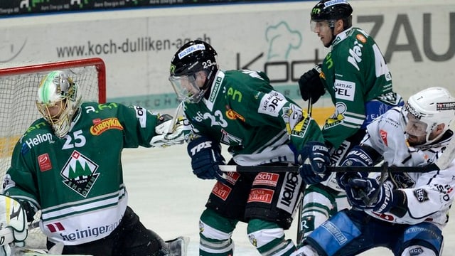 Ronny Keller im Einsatz für den EHC Olten. Ronny Keller im Einsatz für den EHC Olten.
