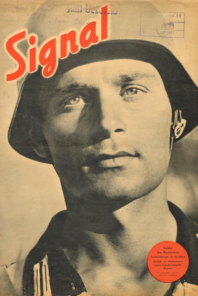 Titelblatt einer alten Zeitschrift: Das Foto zeigt das verträumte dreinschauende Gesichte eines Soldaten. Darüber in Rot der Titel "Signal" Titelblatt einer alten Zeitschrift: Das Foto zeigt das verträumte dreinschauende Gesichte eines Soldaten. Darüber in Rot der Titel "Signal"