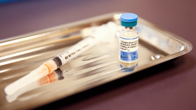 Impfstoff gegen Masern, Mumps und Röteln Impfstoff gegen Masern, Mumps und Röteln