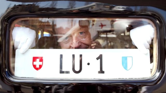 Das Nummernschild «LU 1»