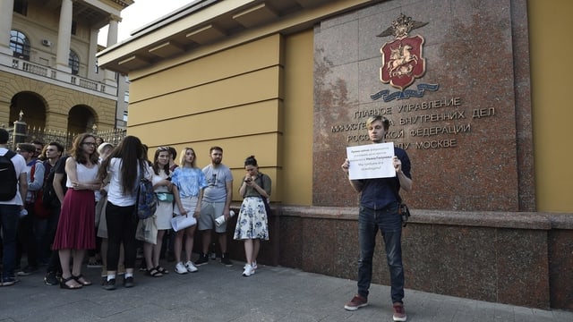 Protestierende in Moskau Protestierende in Moskau