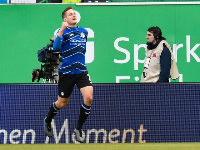 Cedric Brunner jubelt nach dem Führungstreffer gegen Fürth.