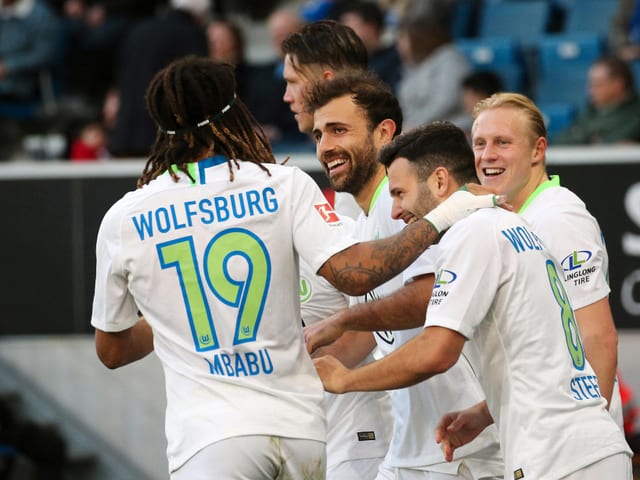 Kevin Mbabu, Admir Mehmedi und Renato Steffen lachen Kevin Mbabu, Admir Mehmedi und Renato Steffen lachen