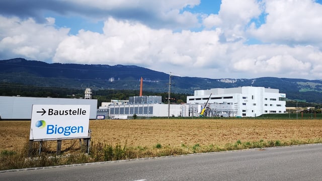 Eine Fabrik von aussen Eine Fabrik von aussen