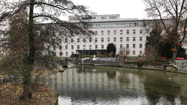 Das Kleinwasserkraftwerk Obertöss liegt auf dem Areal des Industriekonzerns Rieter. Das Kleinwasserkraftwerk Obertöss liegt auf dem Areal des Industriekonzerns Rieter.