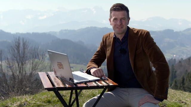 Nicolas Senn im Home Office Nicolas Senn im Home Office