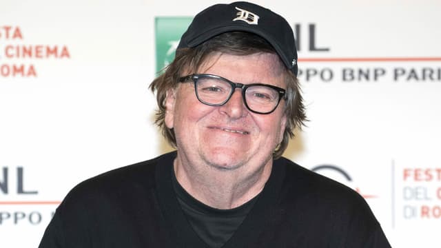 Mann mit Kappe und Brille. Mann mit Kappe und Brille.