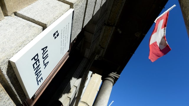 Eingang des Gebäudes des Bundesstrafgerichts. Eingang des Gebäudes des Bundesstrafgerichts.