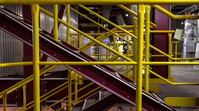 Blick in ein Industriegebäude (Symbolbild) Blick in ein Industriegebäude (Symbolbild)