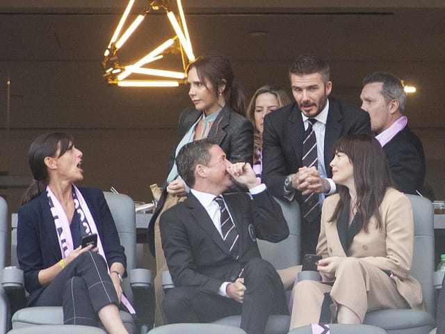 David Beckham (oben rechts) mit Frau Victoria. David Beckham (oben rechts) mit Frau Victoria.