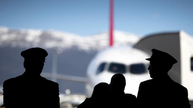 Piloten vor Swiss-Maschine Piloten vor Swiss-Maschine