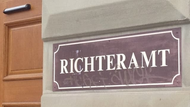 Schild Richteramt. Schild Richteramt.
