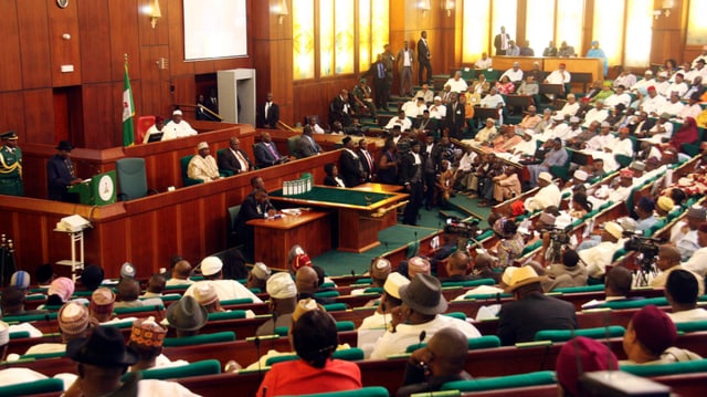 Nigerias Parlament beschliesst Haftstrafe für Schwule und Lesben. Nigerias Parlament beschliesst Haftstrafe für Schwule und Lesben.