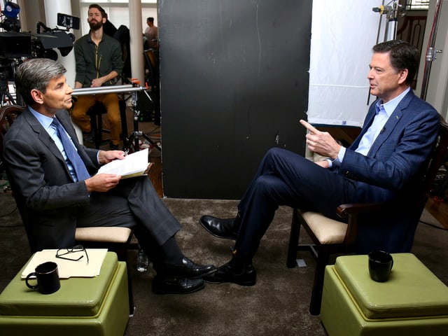 Comey im Interview. Comey im Interview.