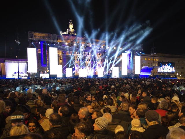 Menschenmassen bei einem Konzert am Brandenburger Tor. Menschenmassen bei einem Konzert am Brandenburger Tor.