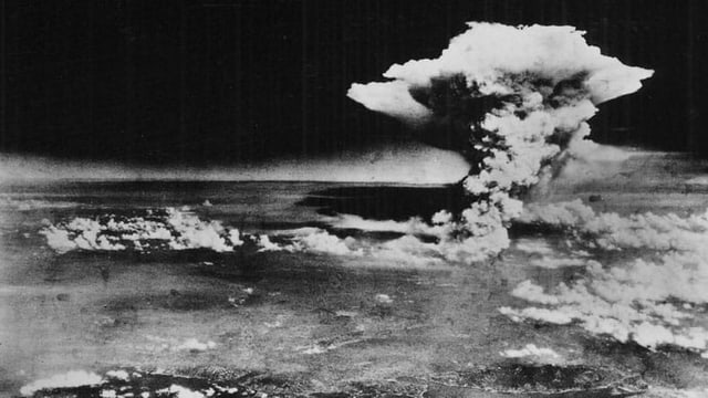Der Atompilz über Hiroshima. Der Atompilz über Hiroshima.