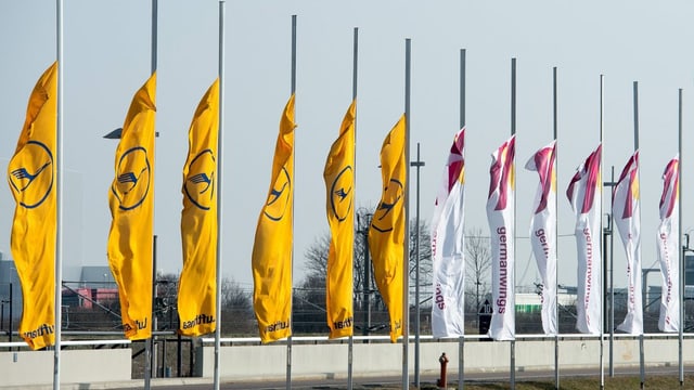 Fahnen auf Halbmast bei Lufthansa/Germanwings. Fahnen auf Halbmast bei Lufthansa/Germanwings.