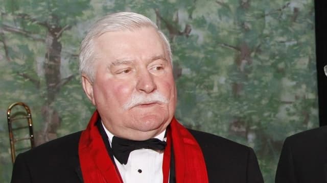 Walesa. Walesa.