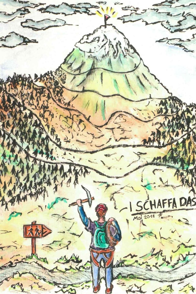 Frau steht mit Bergsteigerausrüstung vor Berg und hebt den Pickel Frau steht mit Bergsteigerausrüstung vor Berg und hebt den Pickel