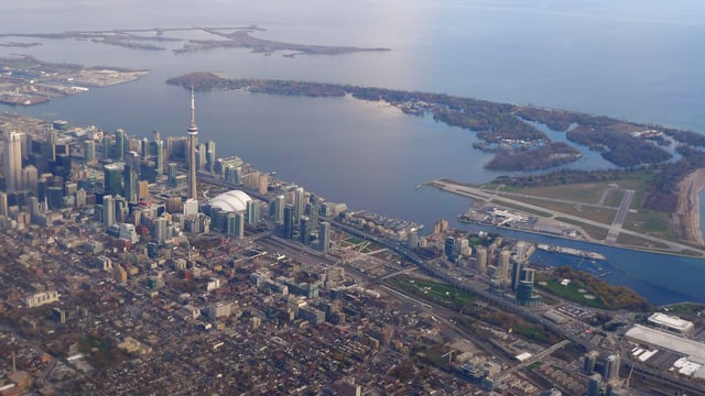 Eine Luftansicht von Toronto am Ontariosee.