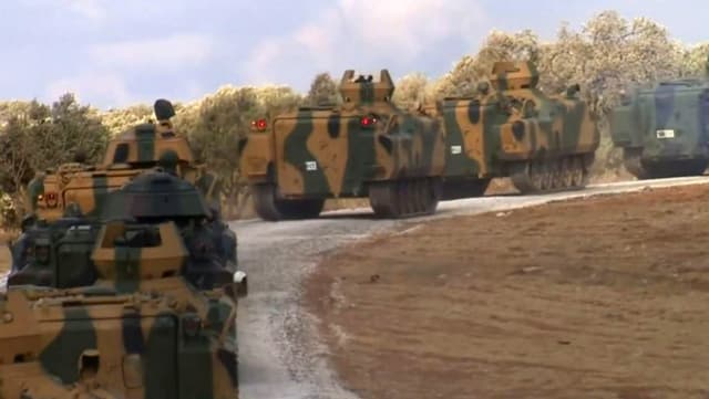 Türkische Panzer fahren in der nordsyrischen Region Afrin auf. Türkische Panzer fahren in der nordsyrischen Region Afrin auf.