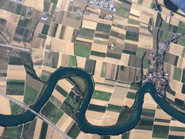 Aare am Jurasüdfuss aus der Vogelperspektive Aare am Jurasüdfuss aus der Vogelperspektive