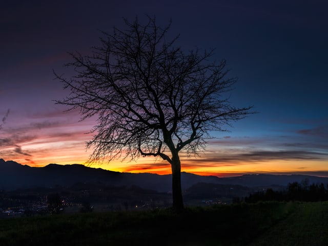Sonnenuntergang über Thun.