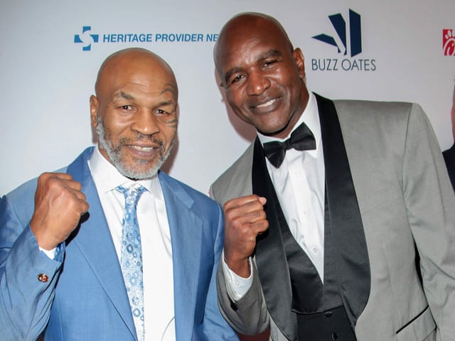 Mike Tyson und Evander Holyfield. Mike Tyson und Evander Holyfield.