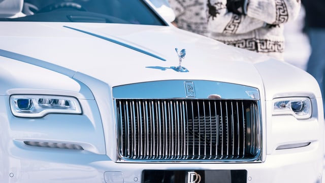 Frontansicht eines Rolls Royce Frontansicht eines Rolls Royce