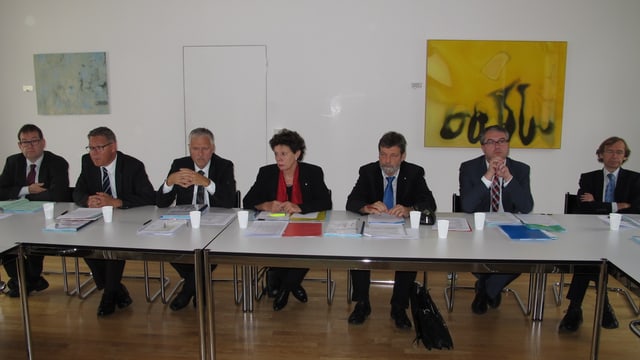 Zur Präsentation des Massnahmenplans trat die Solothurner Regierung komplett vor die Medien. Zur Präsentation des Massnahmenplans trat die Solothurner Regierung komplett vor die Medien.