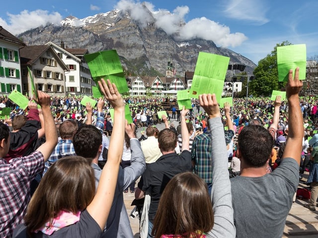 Jugendliche an der Landsgemeinde 2013. Jugendliche an der Landsgemeinde 2013.