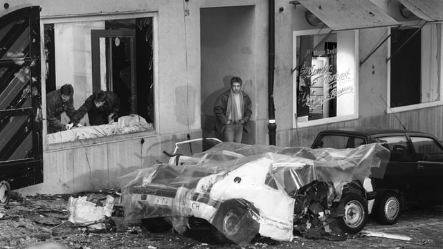 Das zerstörte Auto von Bélier-Aktivist Christophe Bader. Das zerstörte Auto von Bélier-Aktivist Christophe Bader.