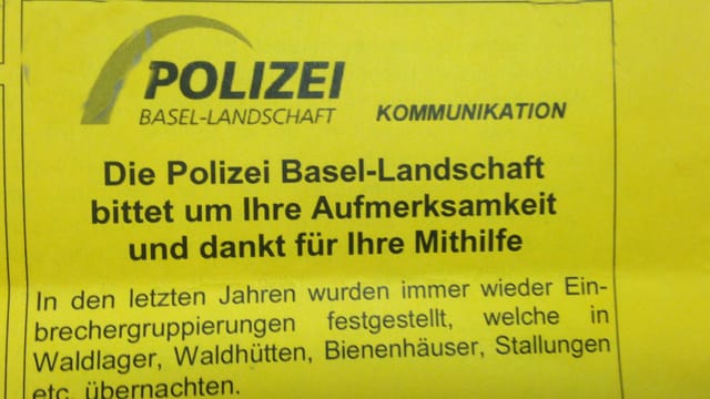 Aufruf mit Polizeilogo. Aufruf mit Polizeilogo.