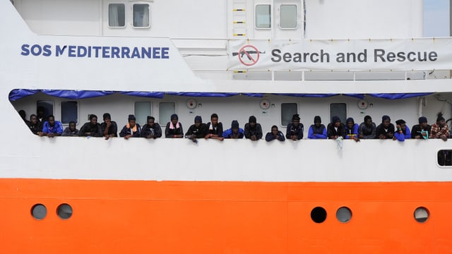 Boot mit Flüchtlingen Boot mit Flüchtlingen