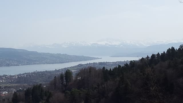 Blick von Üetliberg Richtung Glarner Alpen. Blick von Üetliberg Richtung Glarner Alpen.