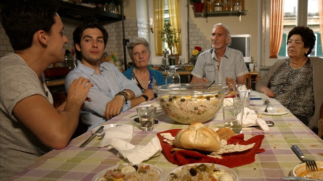 Video «Dai, domanda!: La famiglia (5/10)» abspielen Video «Dai, domanda!: La famiglia (5/10)» abspielen