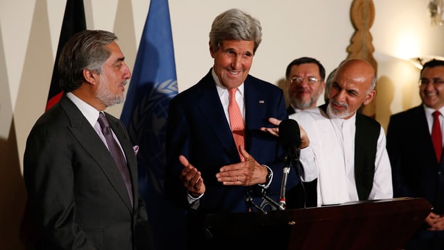 Abdullah Abdullah (L) und Ashraf Ghani (R) Abdullah Abdullah (L) und Ashraf Ghani (R)