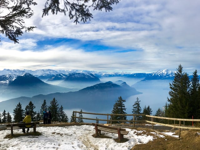 Blick vom Rigi auf die umliegenden Berge