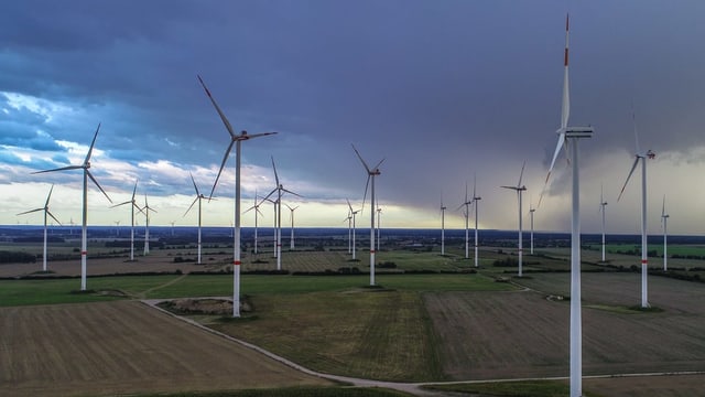 Windräder auf dem Festland. Windräder auf dem Festland.