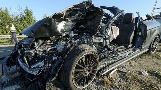 Vukcevics Wagen nach dem Unfall. Vukcevics Wagen nach dem Unfall.