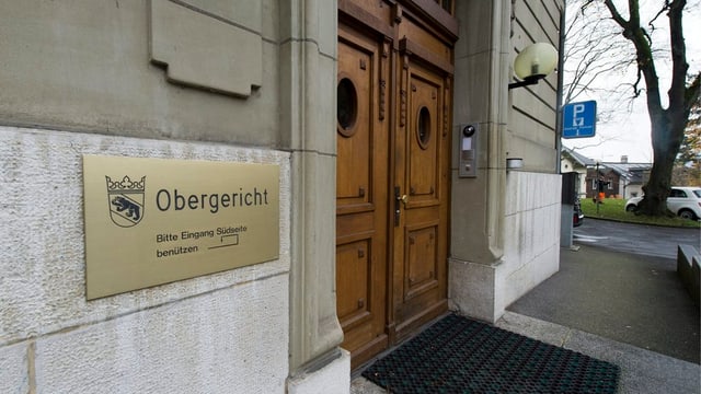 Der Eingang des Berner Obergerichts. 