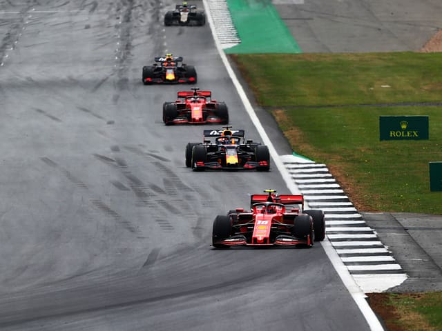 Formel-1-Autos in Silverstone. Formel-1-Autos in Silverstone.