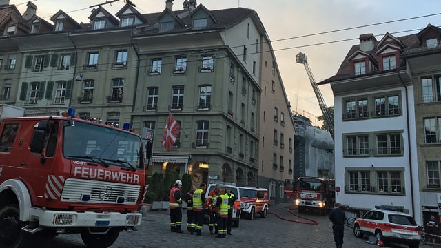 Feuerwehrfahrzeug in der Altstadt. Feuerwehrfahrzeug in der Altstadt.
