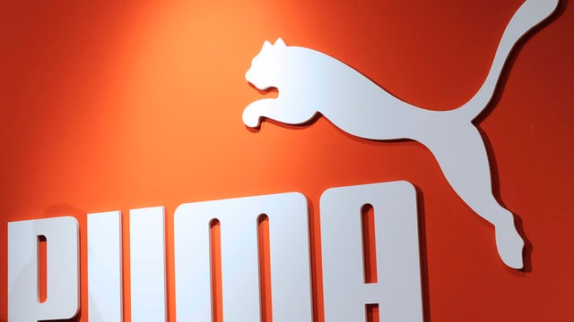 Puma-Logo an einer Wand Puma-Logo an einer Wand