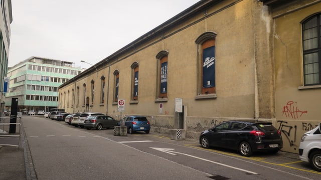 Reithalle von vorne Reithalle von vorne